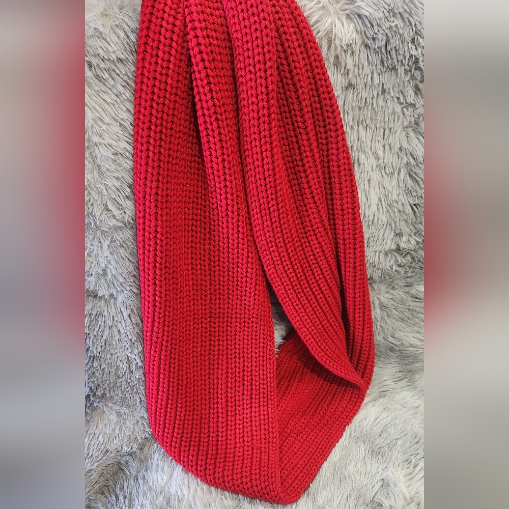 Infinity Scarf - Picture 2 of 3